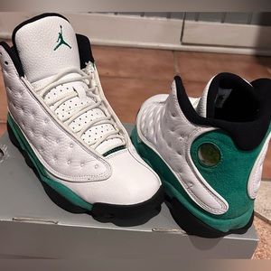 Jordan 13 🍀 Green Men 8.5 W 10 Lightly worn with care original box look new‼️